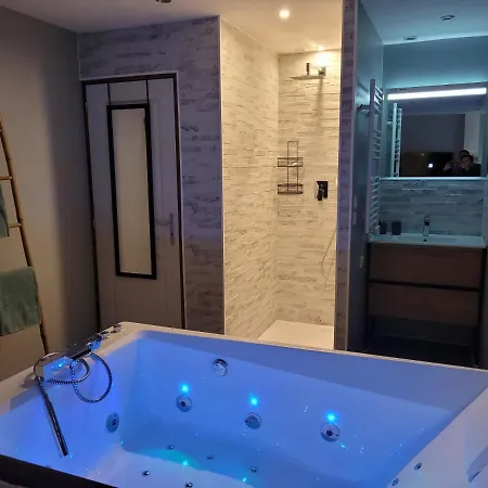 Privative Avec Baignoire Balneo Hodinový hotel