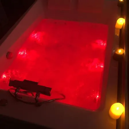 Hotel del amor Privative Avec Baignoire Balneo Crespin (Nord)